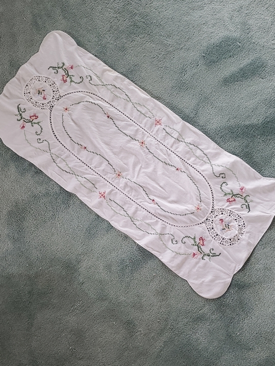 Other - White Floral Embroidered Table Runner